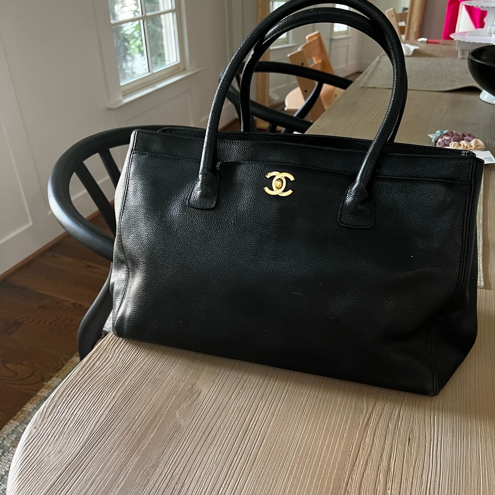 SOLD Chanel cerf tote caviar black